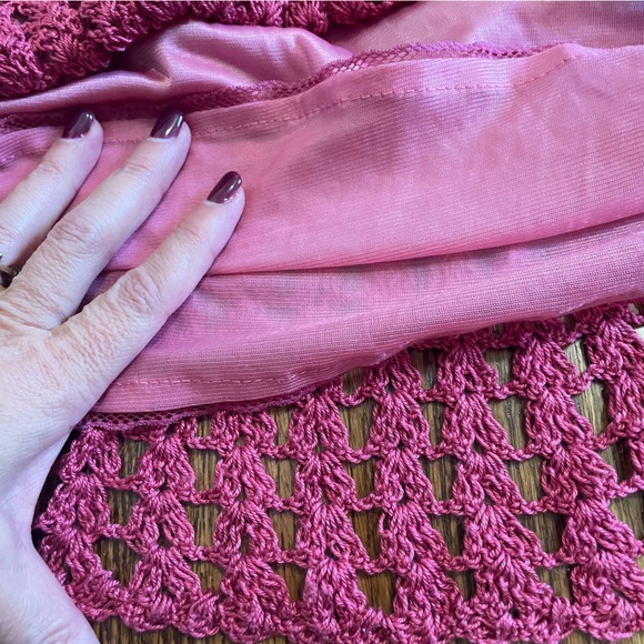 Pink Mid Length Crocheted Lined Skirt Size Medium - Picture 7 of 10